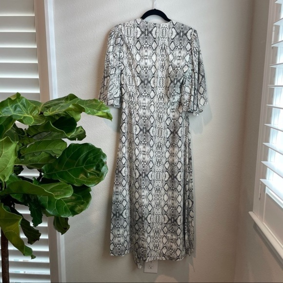 LES REVERIES Flutter Sleeve Long Wrap Dress - Picture 11 of 13